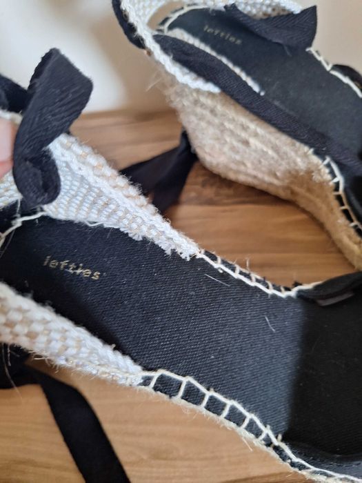 Sapato cunha lefties