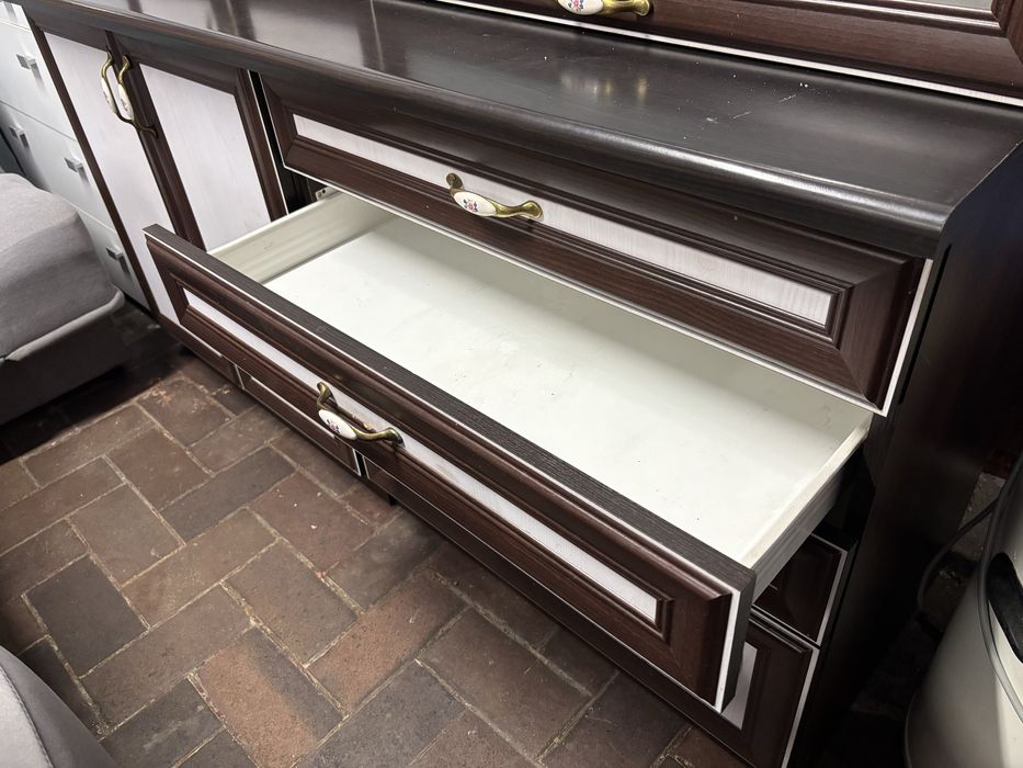 Meble kuchenne kredens