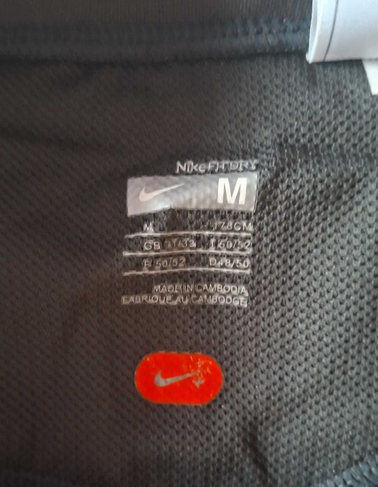 Calções desportivos Nike Fit Dry, tamanho M