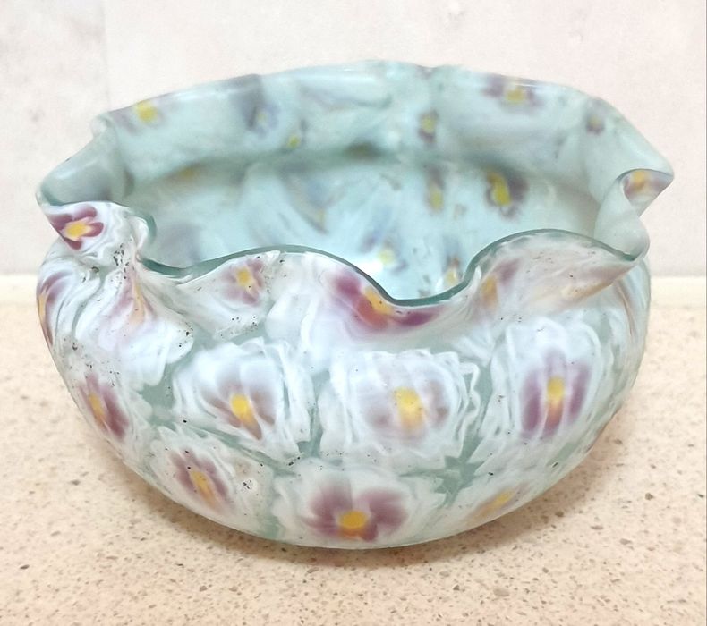Lindissima antiga taça Millefiori em vidro Murano