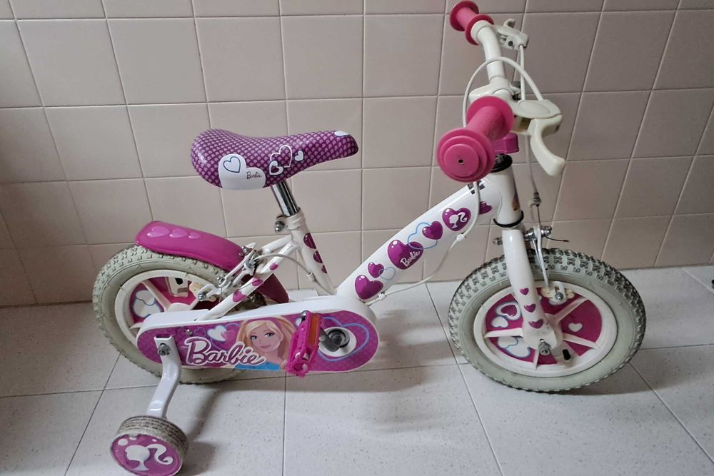 Bicicleta menina Barbie, em bom estado