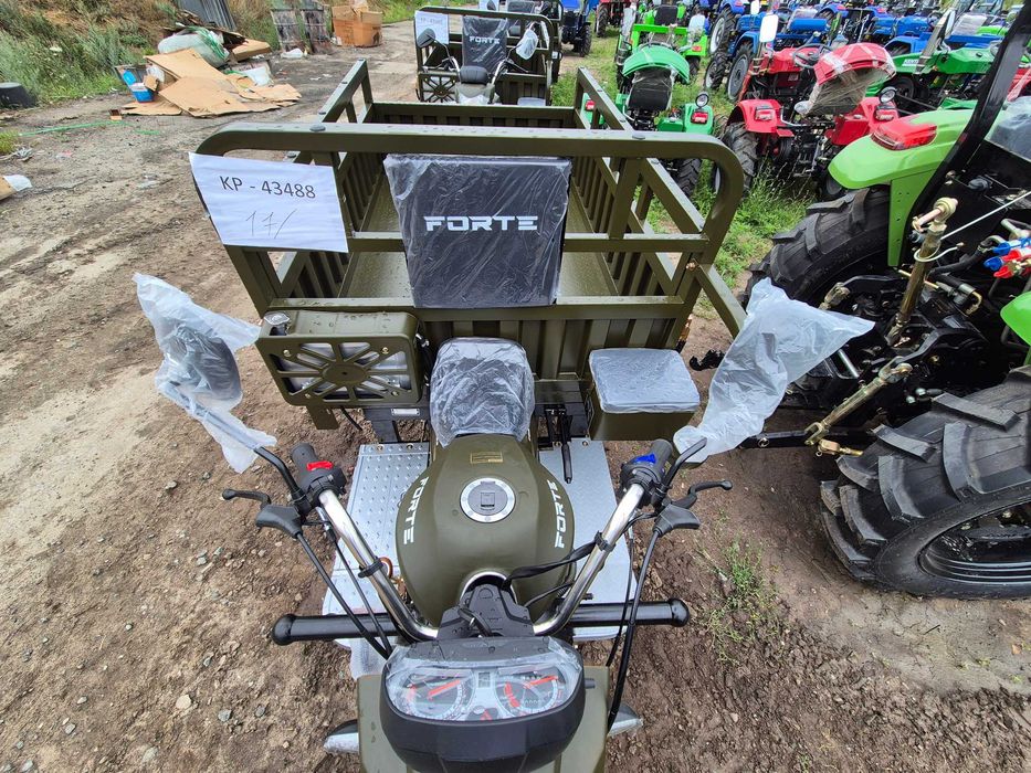 Бензиновый грузовой трицикл Forte 250 C252 130*200 кузов