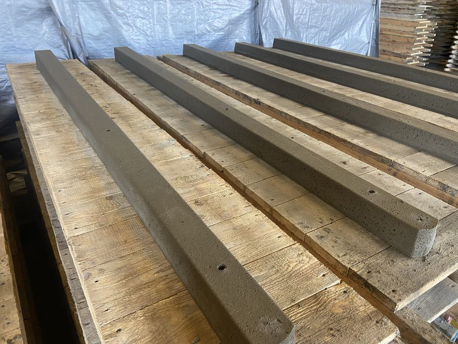 Ogrodzenia . Podmurówki betonowe, słupki leśne,płyty systemowe,