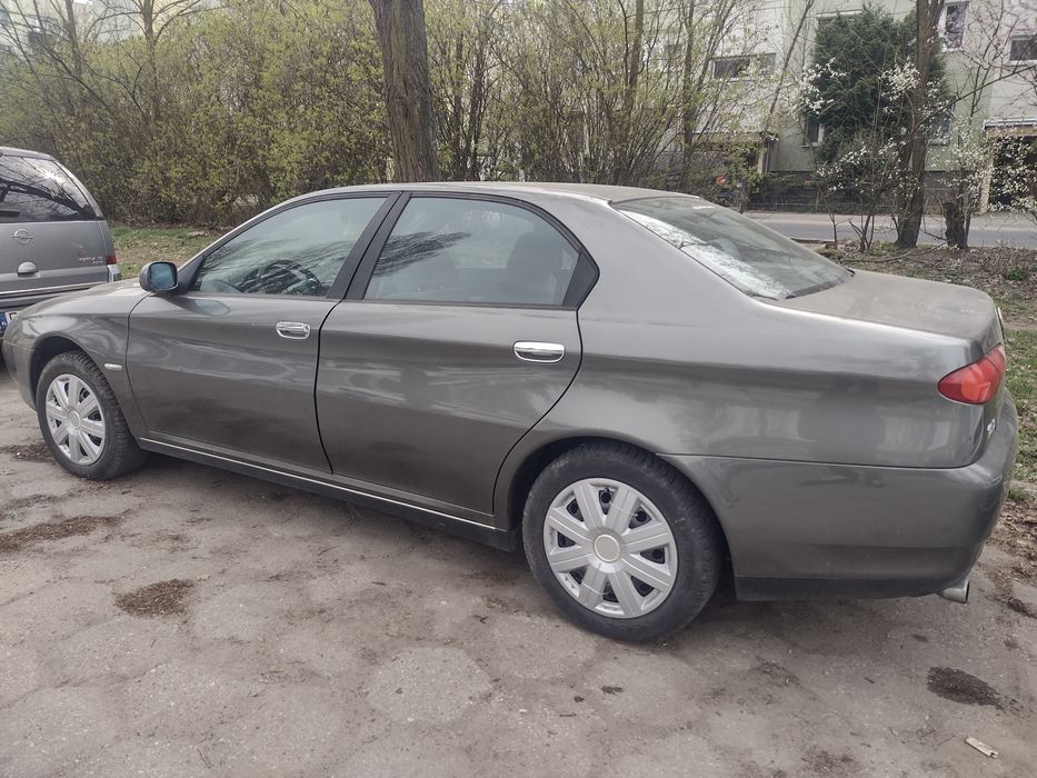 Alfa Romeo 166  ...
