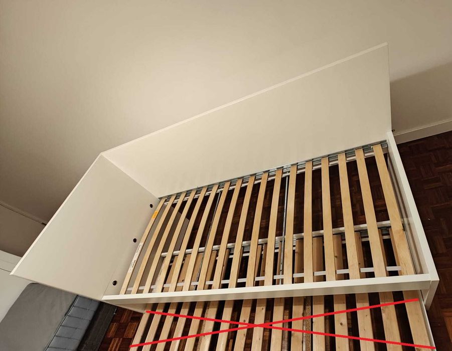 Cama solteiro com estrado em bom estado