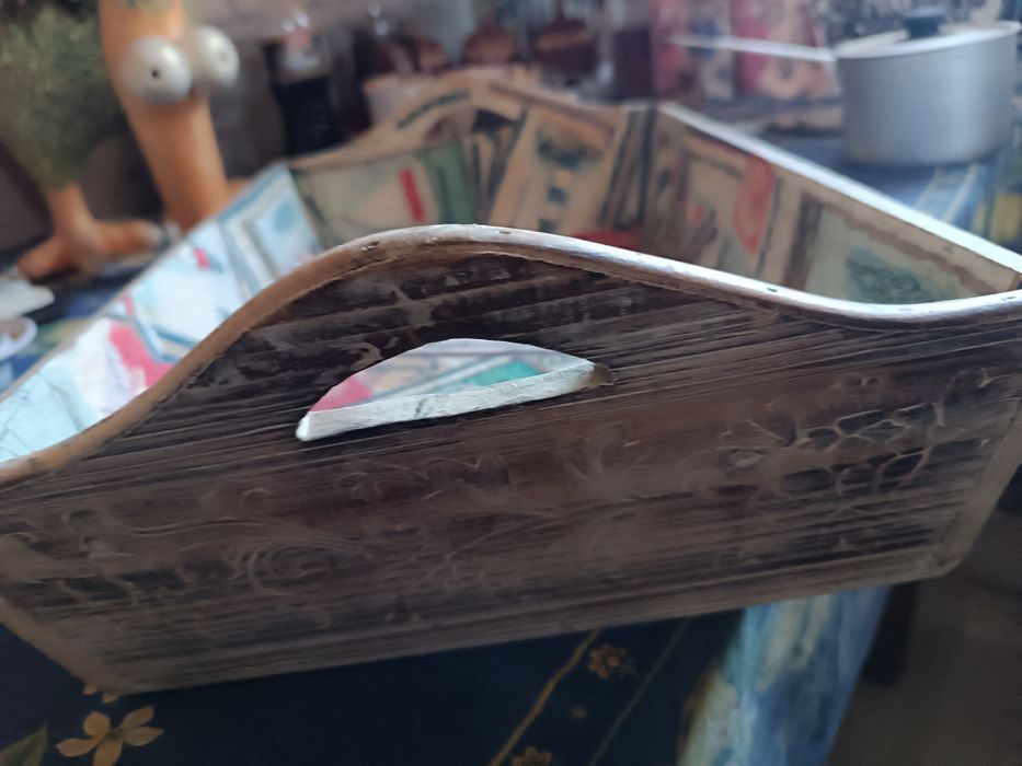 Продам дерев'яну тацю