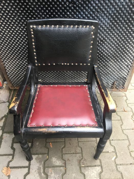Stary kolekcjonerski fotel fryzjerski