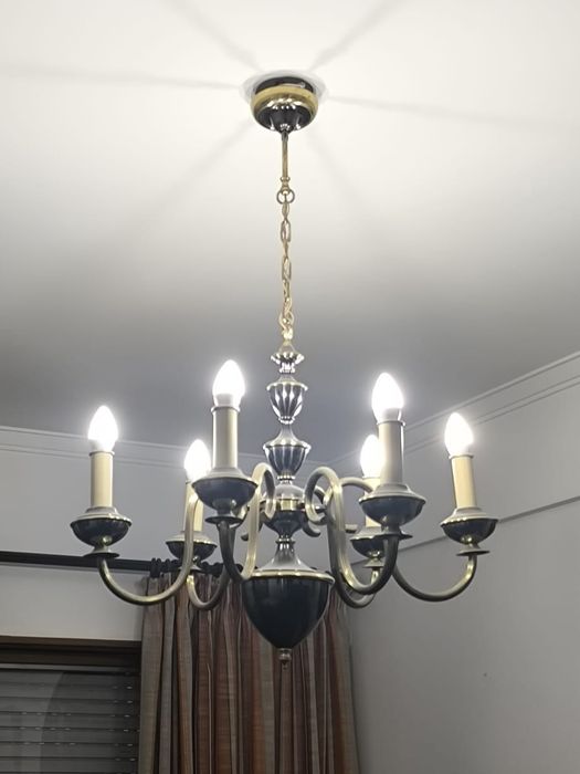 Candeeiro vintage de tecto em latão (oxidado) envelhecido.