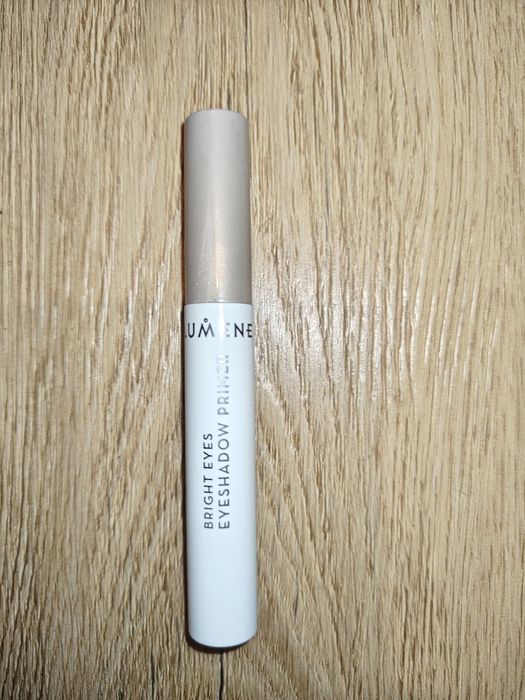 Lumene Bright Eyes Eyeshadow Primer baza pod cienie