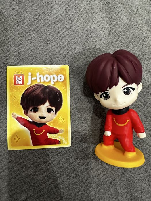 Фігурка J-Hope з групи BTS
