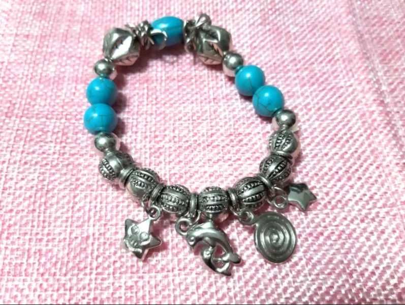 Pulseira de 10mm Extensível com Amuletos