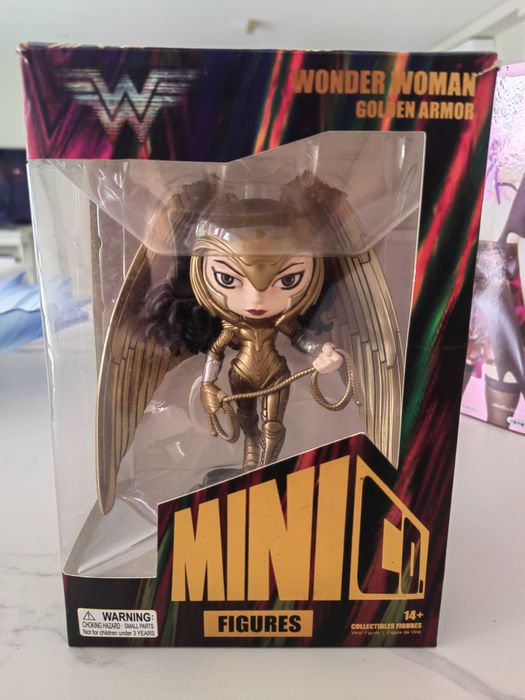Action figure como novos