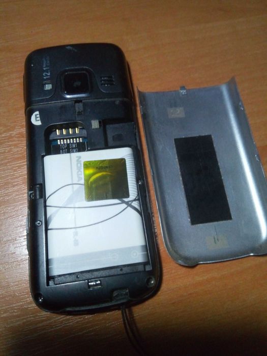 Телефон Nokia 3700+