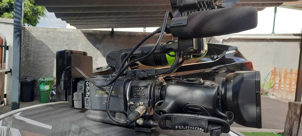 Câmara Profissional com mesa de TV, mala e tripe