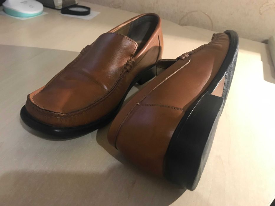Чоловічі туфлі від Bally та Samuel Windsor
