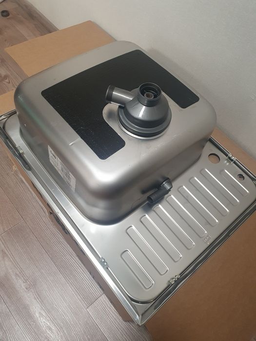 Продам накладну кухонну мийку Teka з нержавіючої сталі в чудовому стані