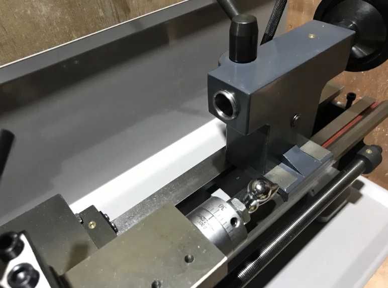 Токарний верстат ARDOTECH CJ0618, WM210 тв