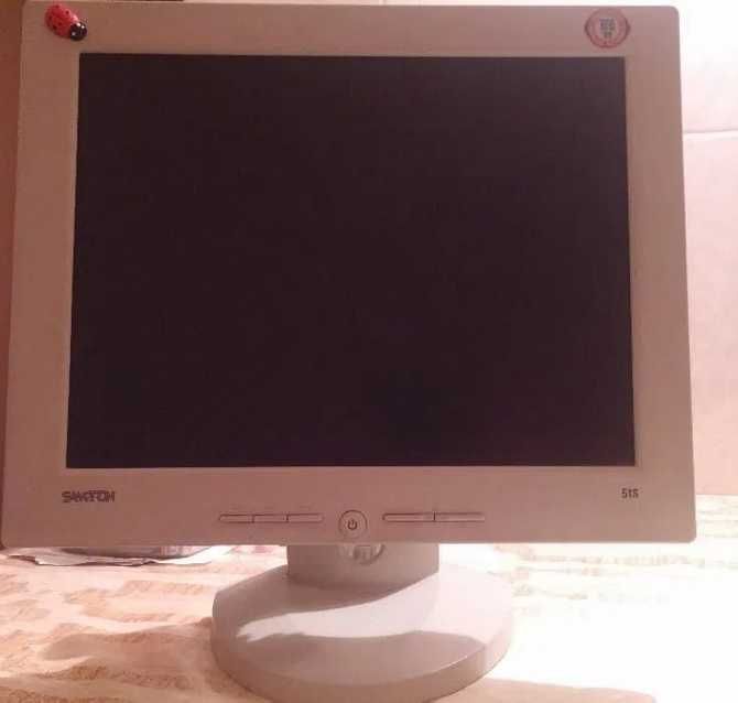 Продам мониторЫ  LG FLATRON  E1940S и дешевые