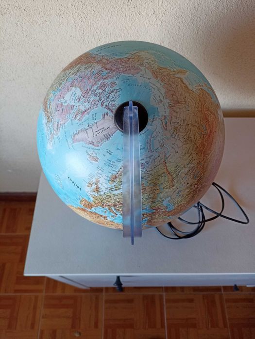 Globo terrestre com iluminação led