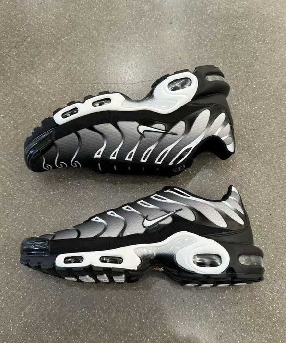 Air Max TN Plus metaliczne srebro R.44