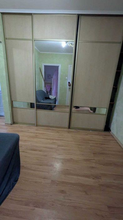 Продається 4-ох кімнатна квартира по вулиці Хоткевича