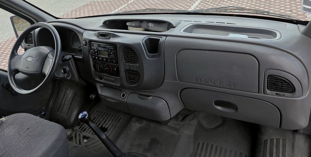 Ford Transit 330L ( 90 TSE-3)  Nacional