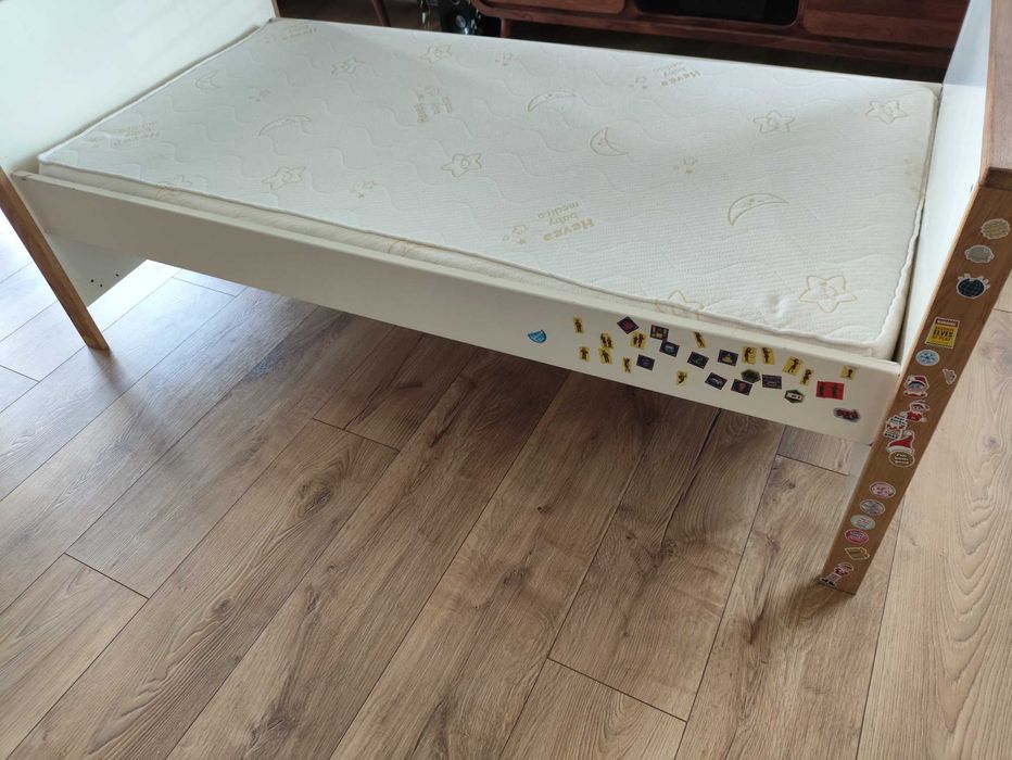 Łóżko dziecięce VOX 80 x 150 cm z materacem i pościelą