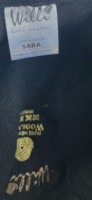 Willi Woolmark czapka z aplikacją 2D model Saba 100% wełna