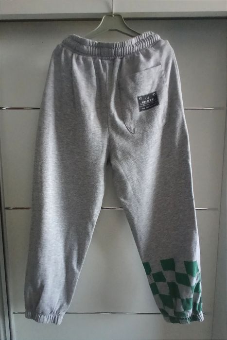 Spodnie dresowe 152cm