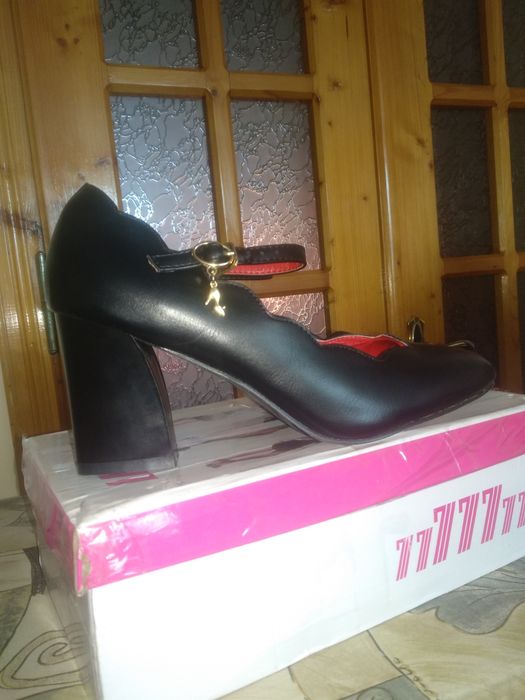 Туфельки жіночі ...