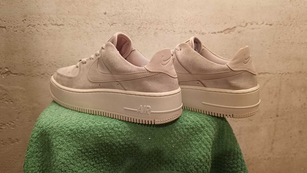 NIKE AIR FORCE 1 SAGE LOW SUEDE r.40,5 skóra stan bardzo dobry