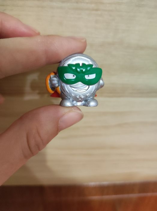 Superthing серебряный. Guardians of kazoom