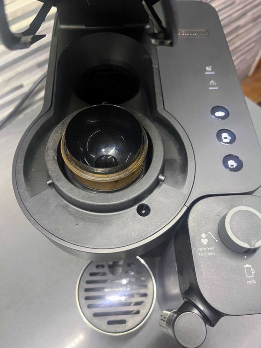 Vertuo Lattissima Matte Black & Glossy DeLonghi com Garantia