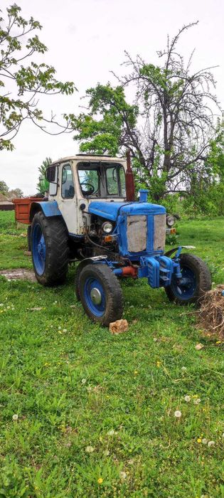 Трактор ЮМЗ 6.  .