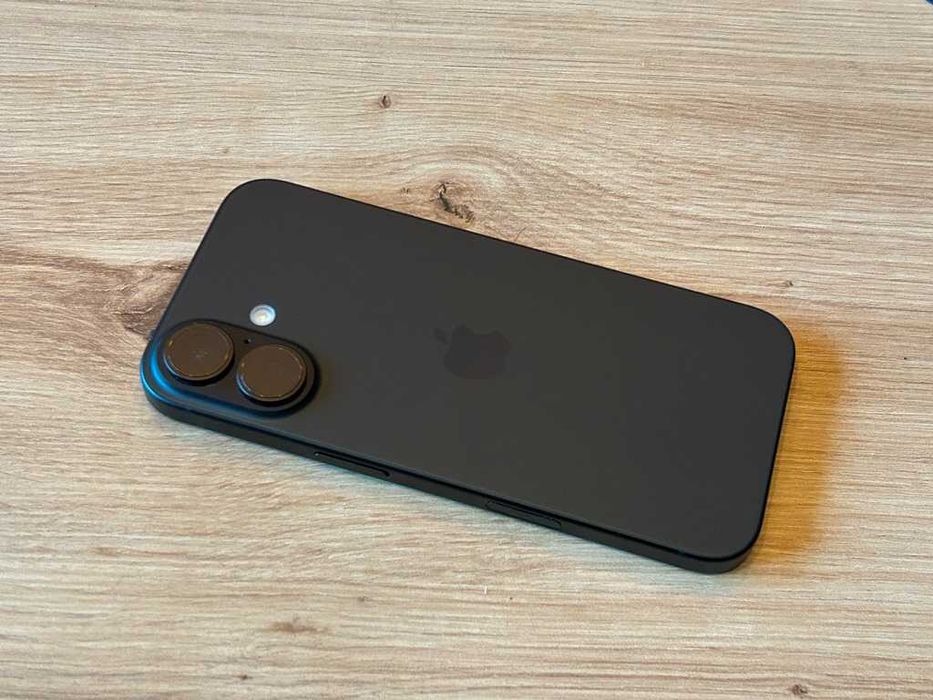 iPhone 16 128GB Czarny Black Komplet 17 Kondycja: 95%