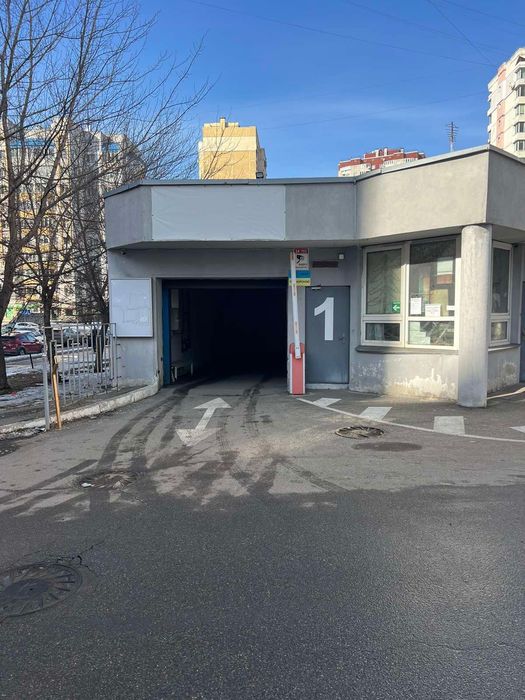 Большое паркоместо под мотоциклы / скутеры, м. Позняки