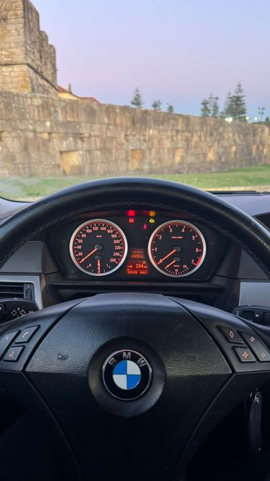 Troco BMW 530i ano 2005 nacional