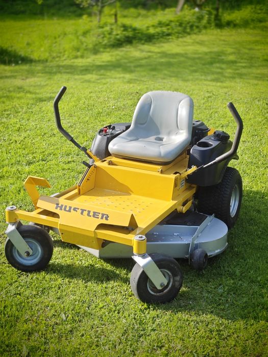 Садовий трактор газонокосарка Rider Zero Turn Hustler Sport