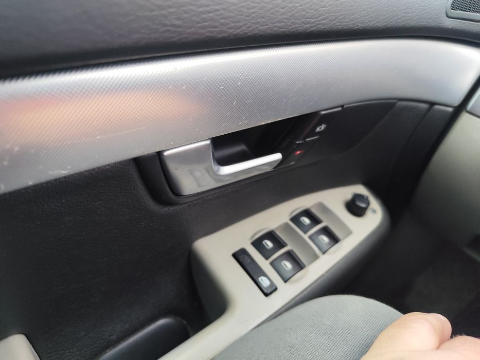 Ауди а 4 б7 2.0 Бензин  Автомат