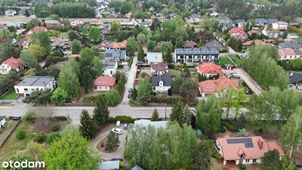 Dom z dużym potencjałem na działce 958 m² – Bobrowiec !!!