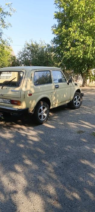 Продам Ниву 2121