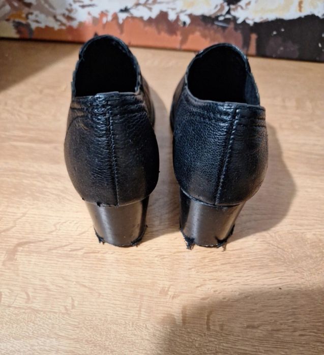 Jesienne buty ze skóry marki Lasocki roz. 37