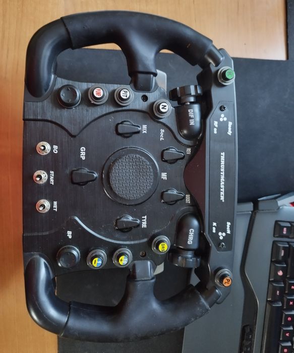 Kierownica thrustmaster F1 nakładka