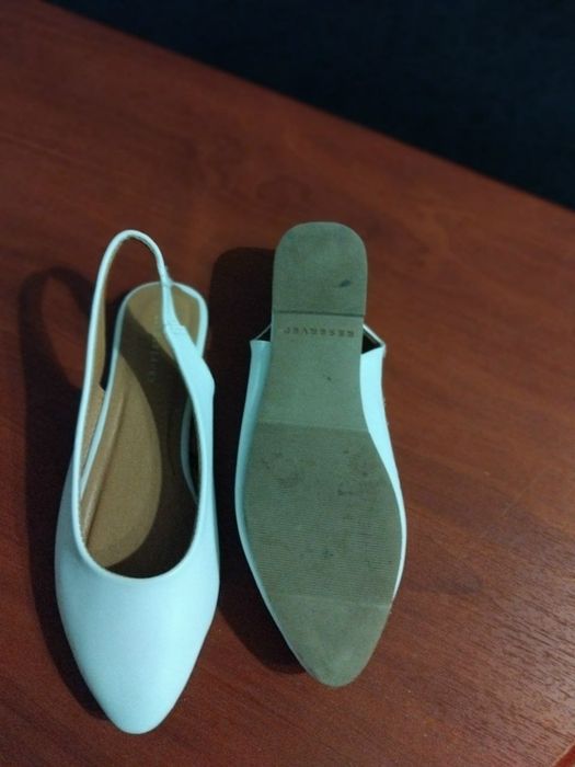 Шкіряні босоніжки