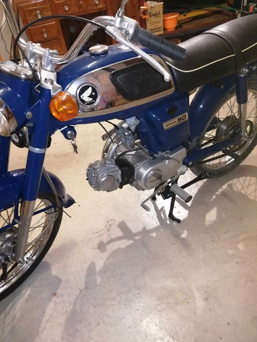 Honda 50 CD com documentos