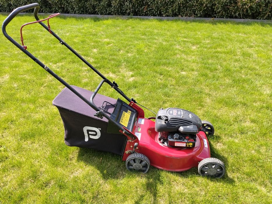 Kosiarka spalinowa z silnikiem Briggs & Stratton