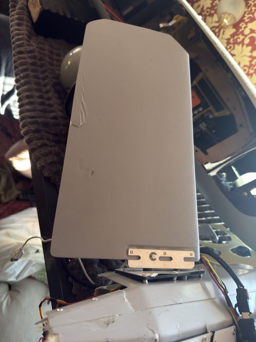 Крила, стабєлізатори, серва приводи, та плата  від БПЛА Ланцет