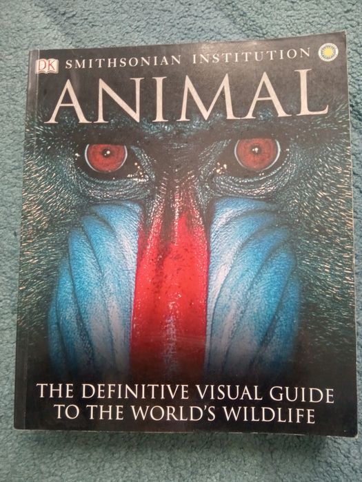 Книга на английском языке о животных большая
