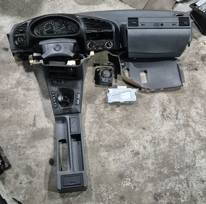 Vendo BMW E36 Cabrio 318i de 1994 para peças