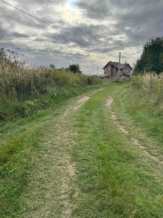 Продаж земельної ділянки у Страдчі